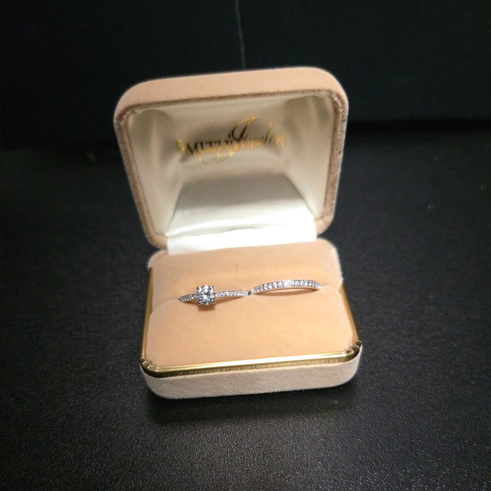 Elegant Silver Diamond Ring
